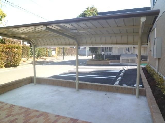 駐車場　★屋根付き駐輪場スペースです★