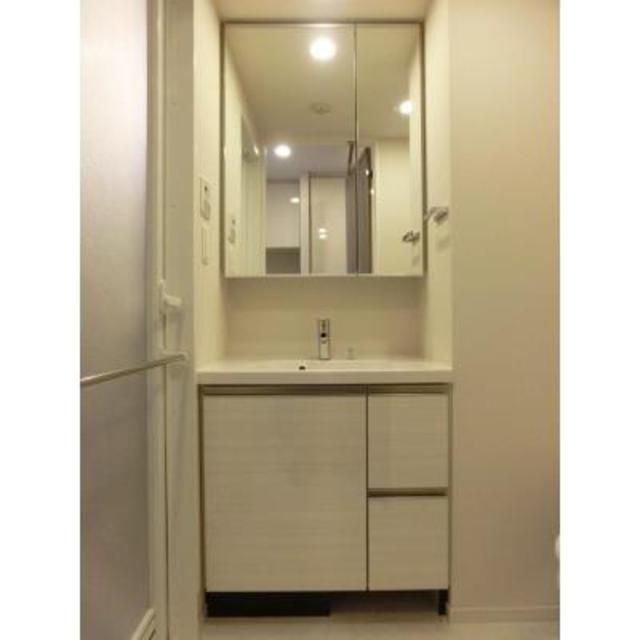 洗面設備　※写真は同タイプ住戸です。