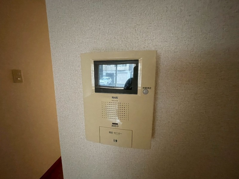 セキュリティ　ＴＶモニター付インターホンです。来客者の顔が見えるので安心！