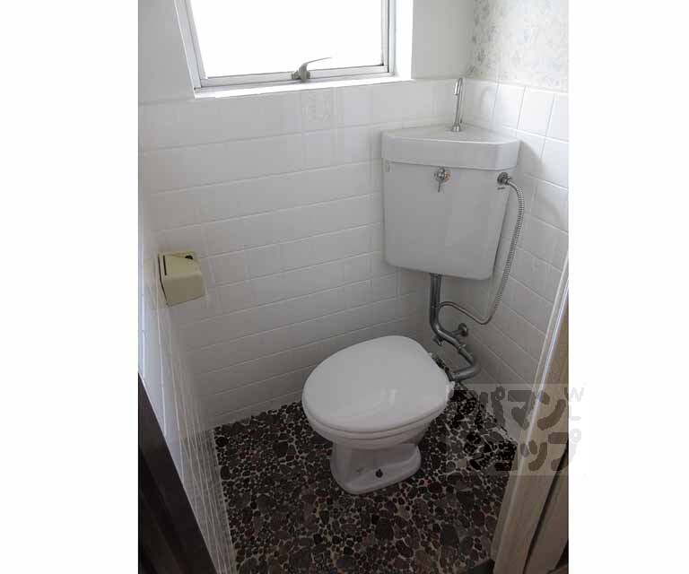 トイレ　清潔感のあるトイレです