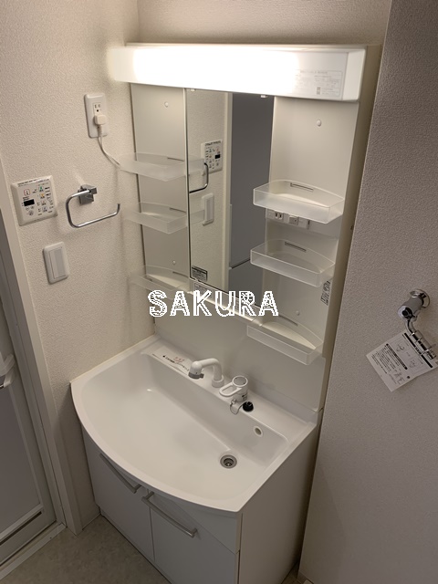 洗面設備　身支度に便利な洗面台！