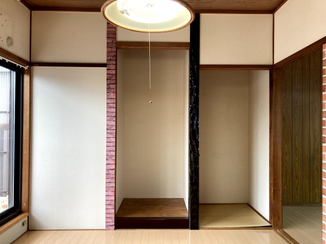 その他部屋・スペース　バルコニーに面した6畳の洋室です。