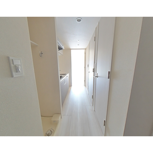 その他部屋・スペース　玄関→キッチン