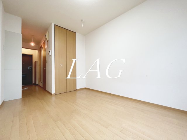 居室・リビング　洋室のお部屋です。（同仕様です。）