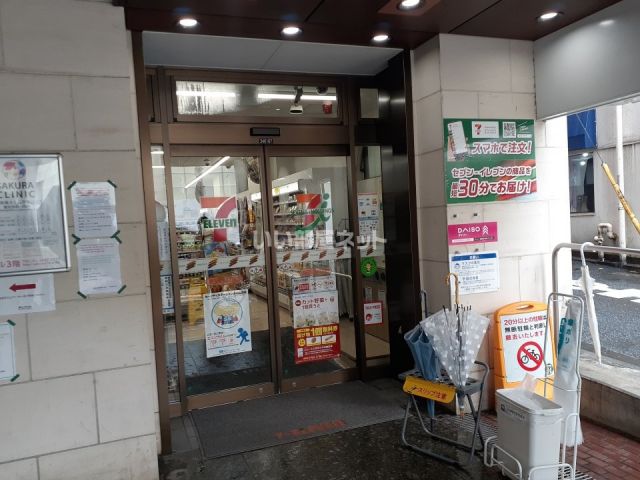 コンビニ　セブンイレブン高田馬場4丁目店（コンビニ）まで129m
