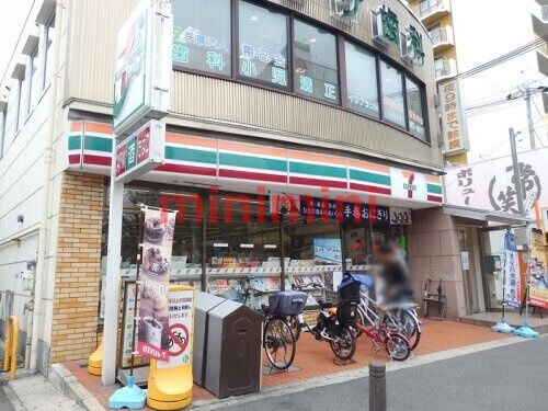 コンビニ　セブンイレブン茨木東奈良店（コンビニ）まで454m
