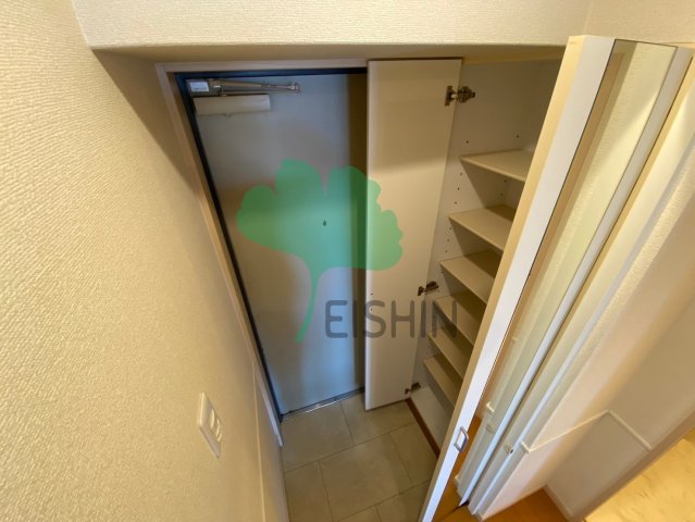 玄関　下駄箱もしっかりついてます！