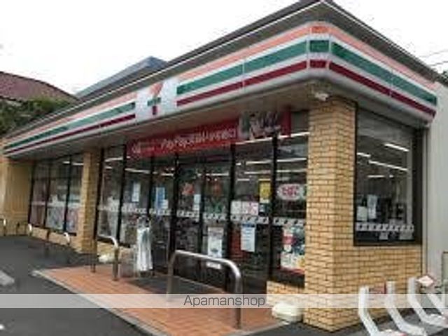 コンビニ　セブン－イレブン板橋西台店（コンビニ）まで777m