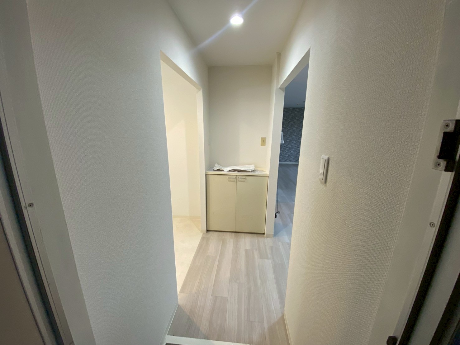 玄関　別部屋のイメージ写真です。