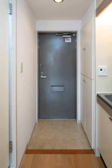 玄関　※写真は同タイプ住戸です。