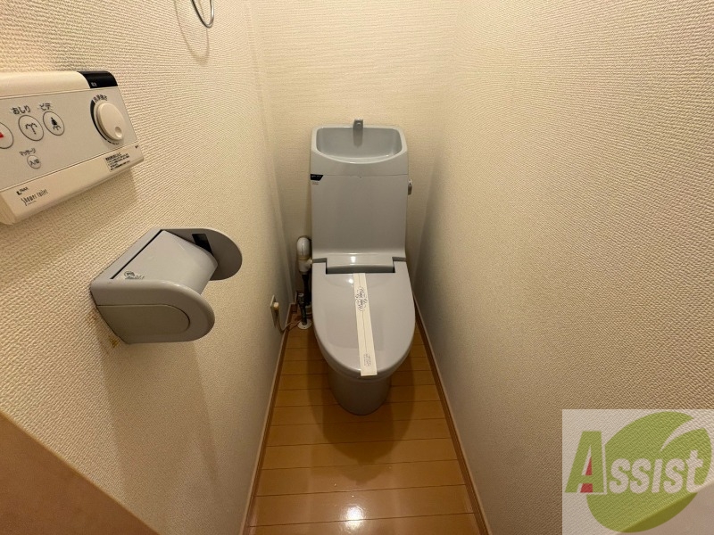 トイレ　こちらはトイレです。清潔感があり、安心して使用できます。