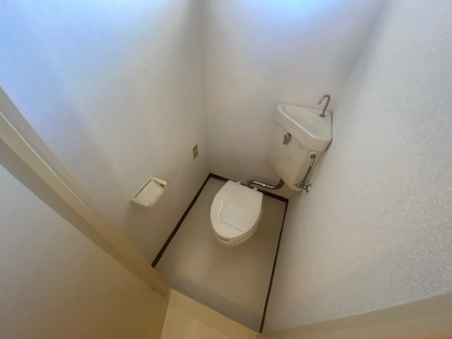 トイレ　※同施工会社のイメージ写真※