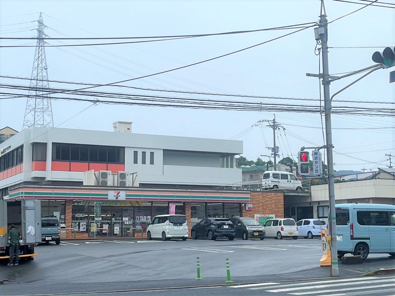 コンビニ　セブンイレブン長崎中里町店（コンビニ）まで1095m