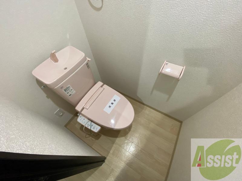 トイレ　ウォシュレット機能がついたトイレ。安心して使用できますね。