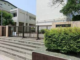 中学校　北沢中学校（中学校）まで131m