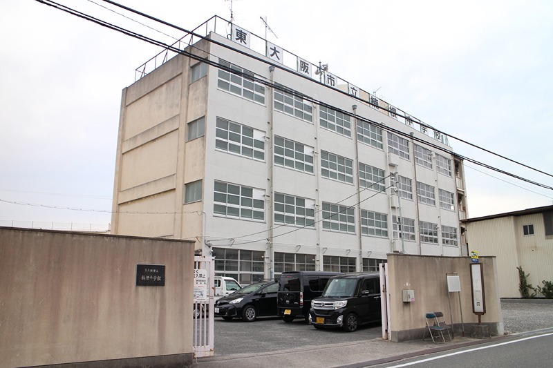中学校　楠根中学校（中学校）まで495m