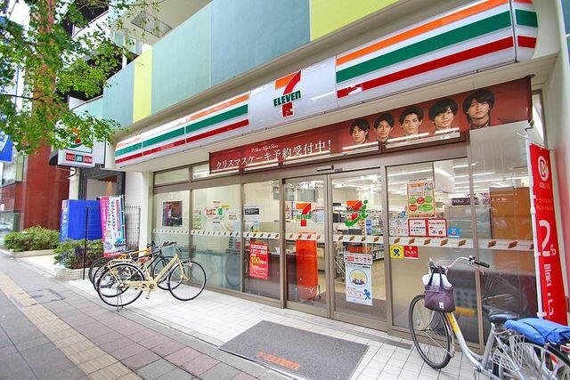 コンビニ　セブンイレブン世田谷上馬4丁目店（コンビニ）まで382m