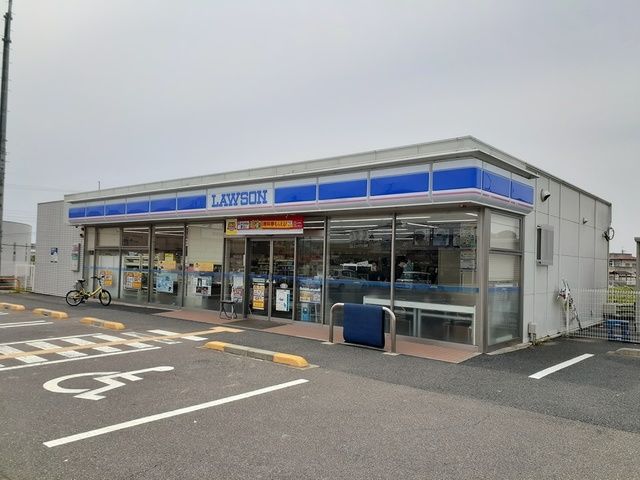 コンビニ　ローソン様（コンビニ）まで521m