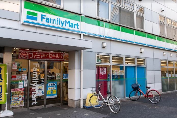 コンビニ　ファミリーマート 西武東長崎駅前店（コンビニ）まで268m