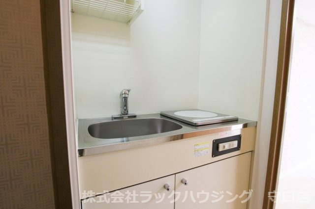 キッチン　反転タイプあり 同仕様写真となります。
