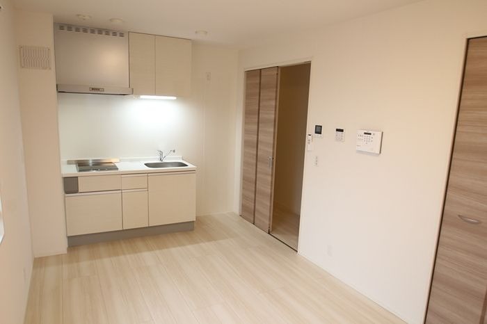 居室・リビング　8.3帖のフローリングのお部屋です☆