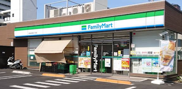 コンビニ　ファミリーマート 世田谷弦巻五丁目店（コンビニ）まで345m