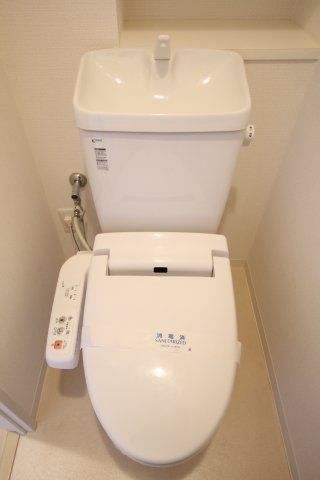トイレ　（別タイプ参考写真）デ・ソーレ東池袋　豊島区東池袋５