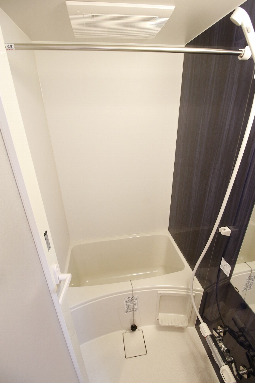 バス・シャワールーム　別の部屋の写真です