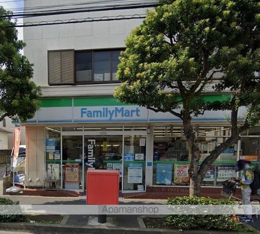 コンビニ　ファミリーマート（コンビニ）まで595m