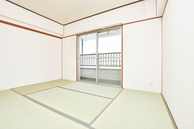鶴山台1号棟の内装写真