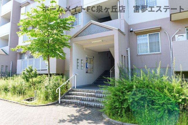 鶴山台1号棟の外観写真