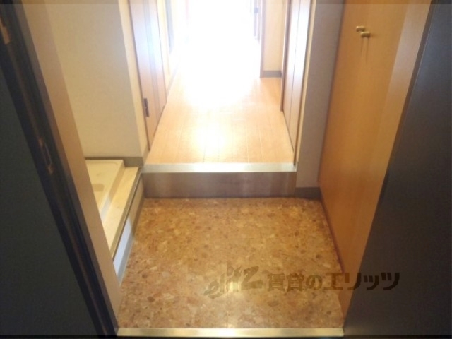 エステムコート御所南2の玄関写真