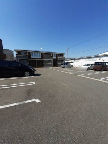 駐車場　駐車場に車を止められます