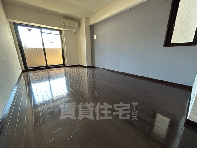 アスヴェル京都市役所前3の居間写真