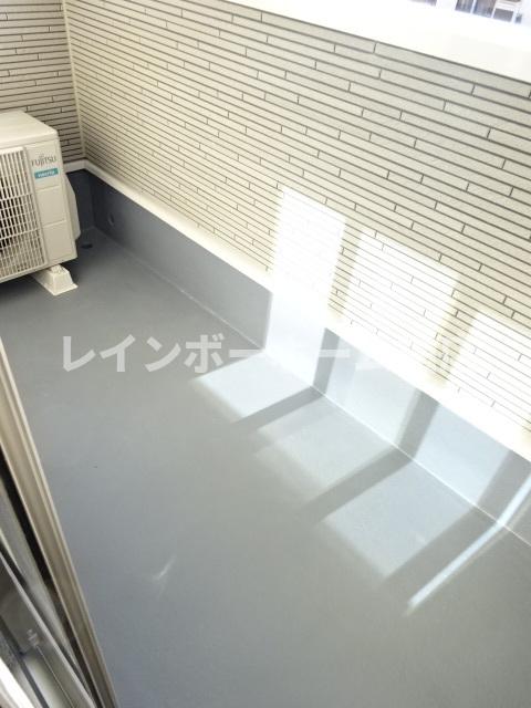 バルコニー　バルコニーからの眺めを楽しみながら食事をしませんか