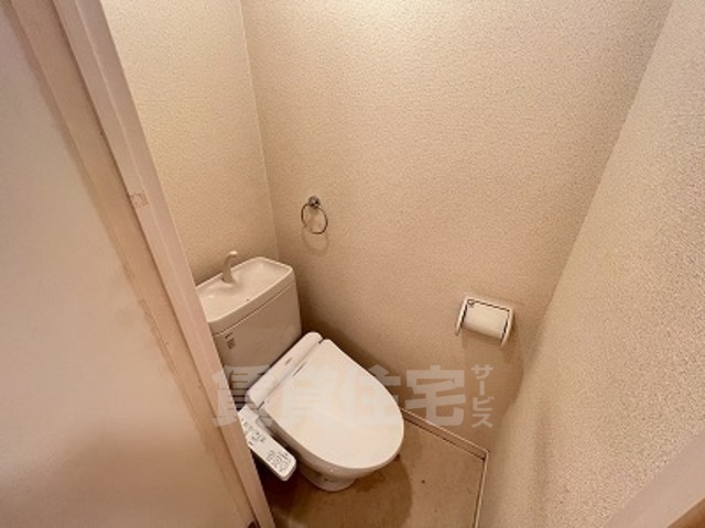 地下鉄空港線 唐人町駅 徒歩6分 2階建 築20年のトイレ写真