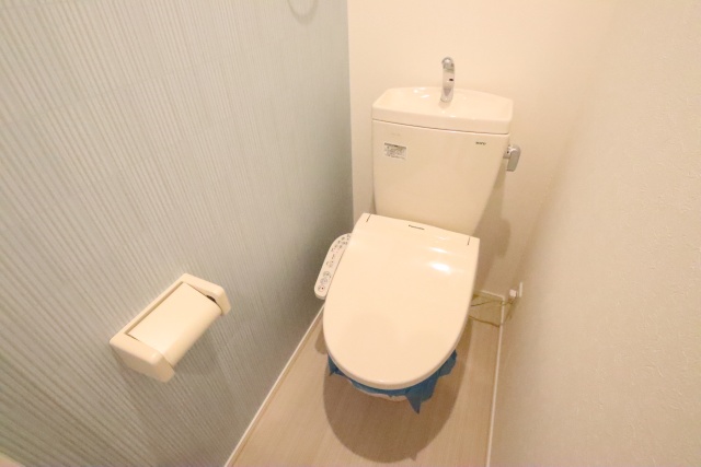 トイレ　※別室の参考写真の為、現況優先です。