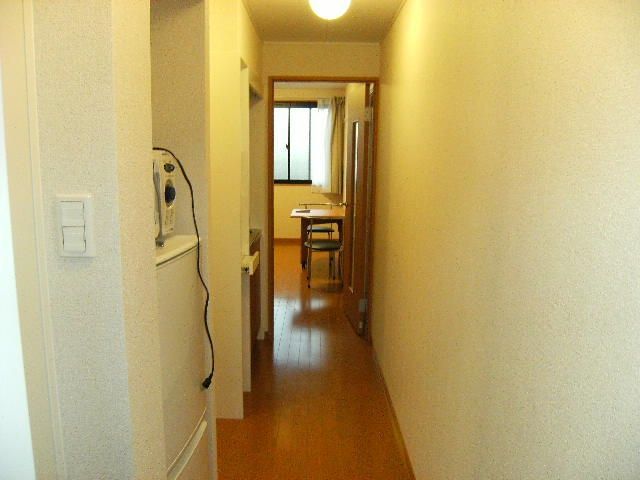 レオパレスプラシード竹丘IIの玄関写真