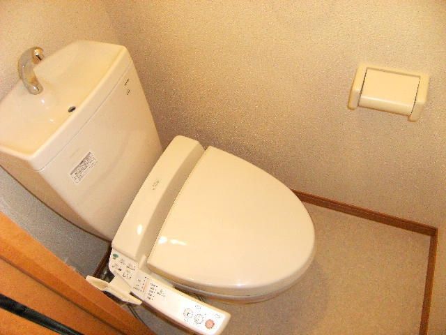 レオパレスプラシード竹丘IIのトイレ写真