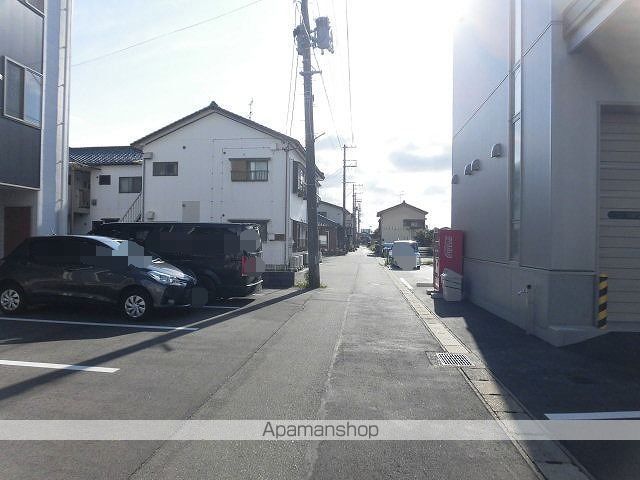 その他　前面道路（その他）まで0m