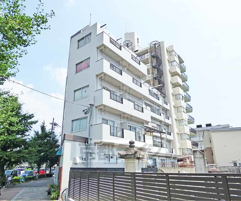 セブンスパークアパートメントの外観写真