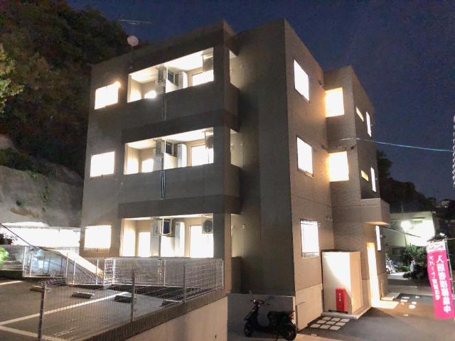 建物外観　外観写真（夜）