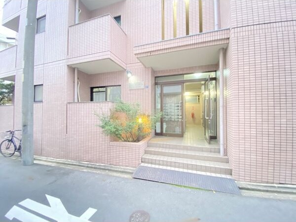 エントランス　名古屋で一番初期費用の安い賃貸専門の不動産会社です(^^)