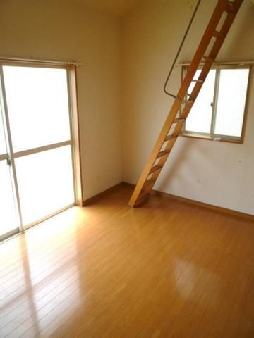 居室・リビング　★角部屋で日当り良好★