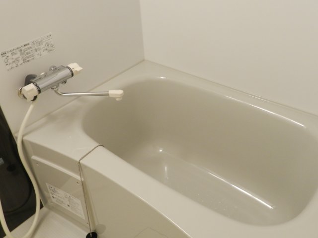 バス・シャワールーム　※反転タイプの写真です。
