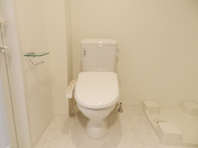 トイレ　※反転タイプの写真です。