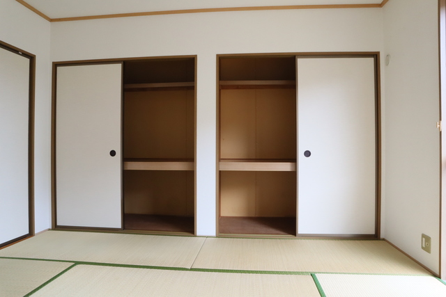 収納　押入れ