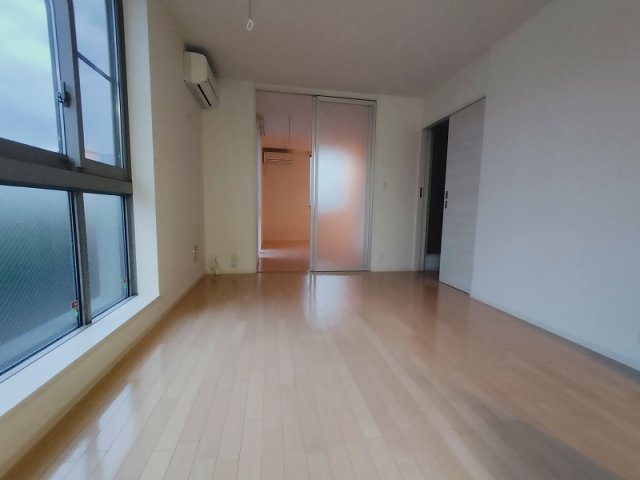 エクセル千鳥町の居間写真