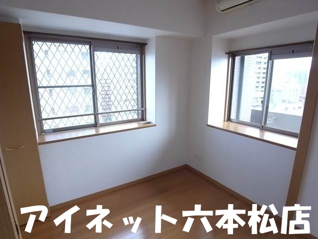 居室・リビング　9帖越えの洋室です。