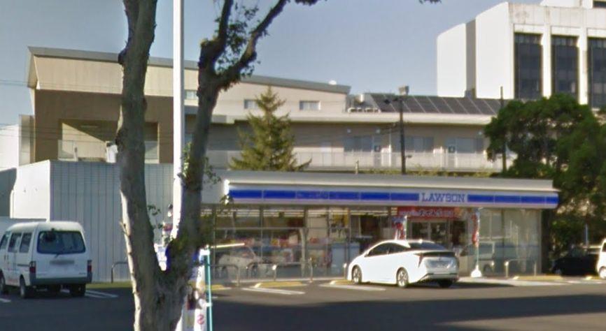 コンビニ　ローソン君津市役所前店（コンビニ）まで400m